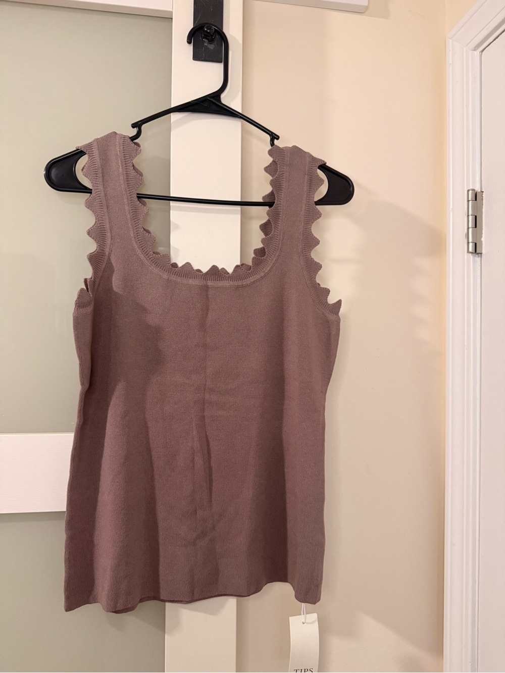 Scallop-Edge Knit Tank Top - Mauve